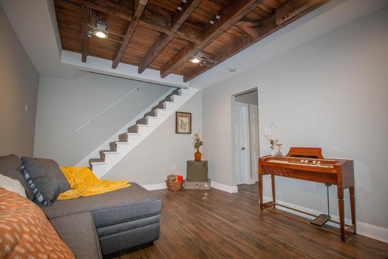 Large Beautiful Apartment Хърши Екстериор снимка