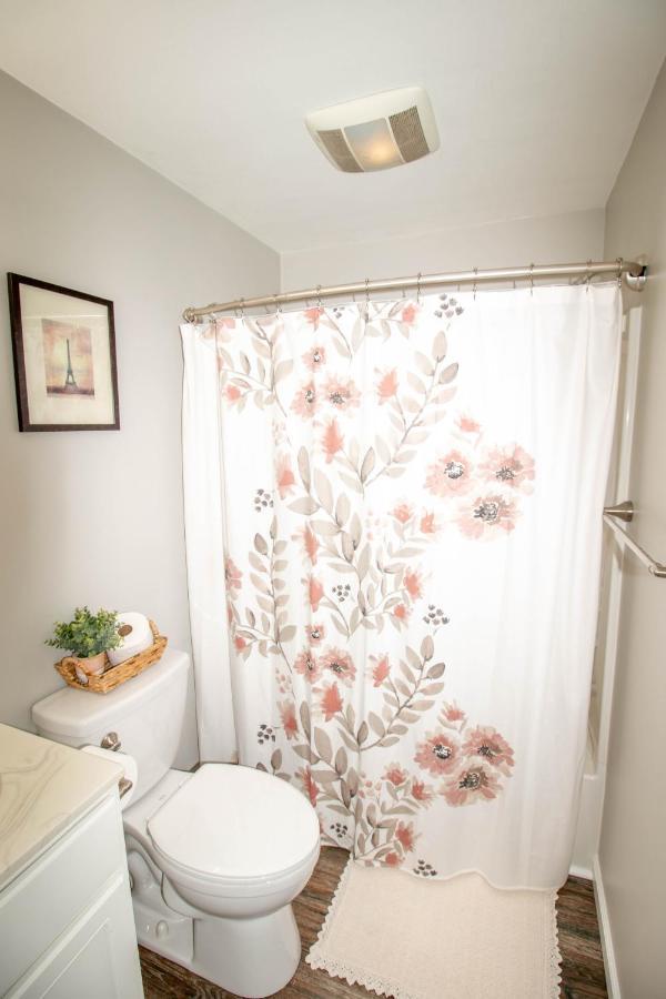 Large Beautiful Apartment Хърши Екстериор снимка